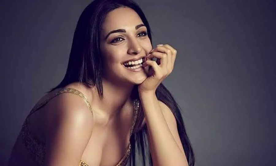 Discover the Phenomenal Journey of Kiara Advani: Bio, Wiki, Age, Height, Weight, Lifestyle, Biography, Earnings, Family, and Stunning Photos and Videos! 1 Kiara Advani